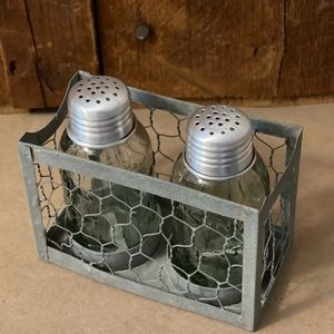 Chicken Wire Salt and Pepper Caddy